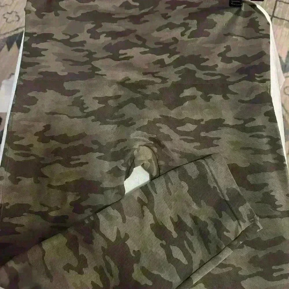 SPANX Plus Size Camo Leggings - Picture 1 of 4